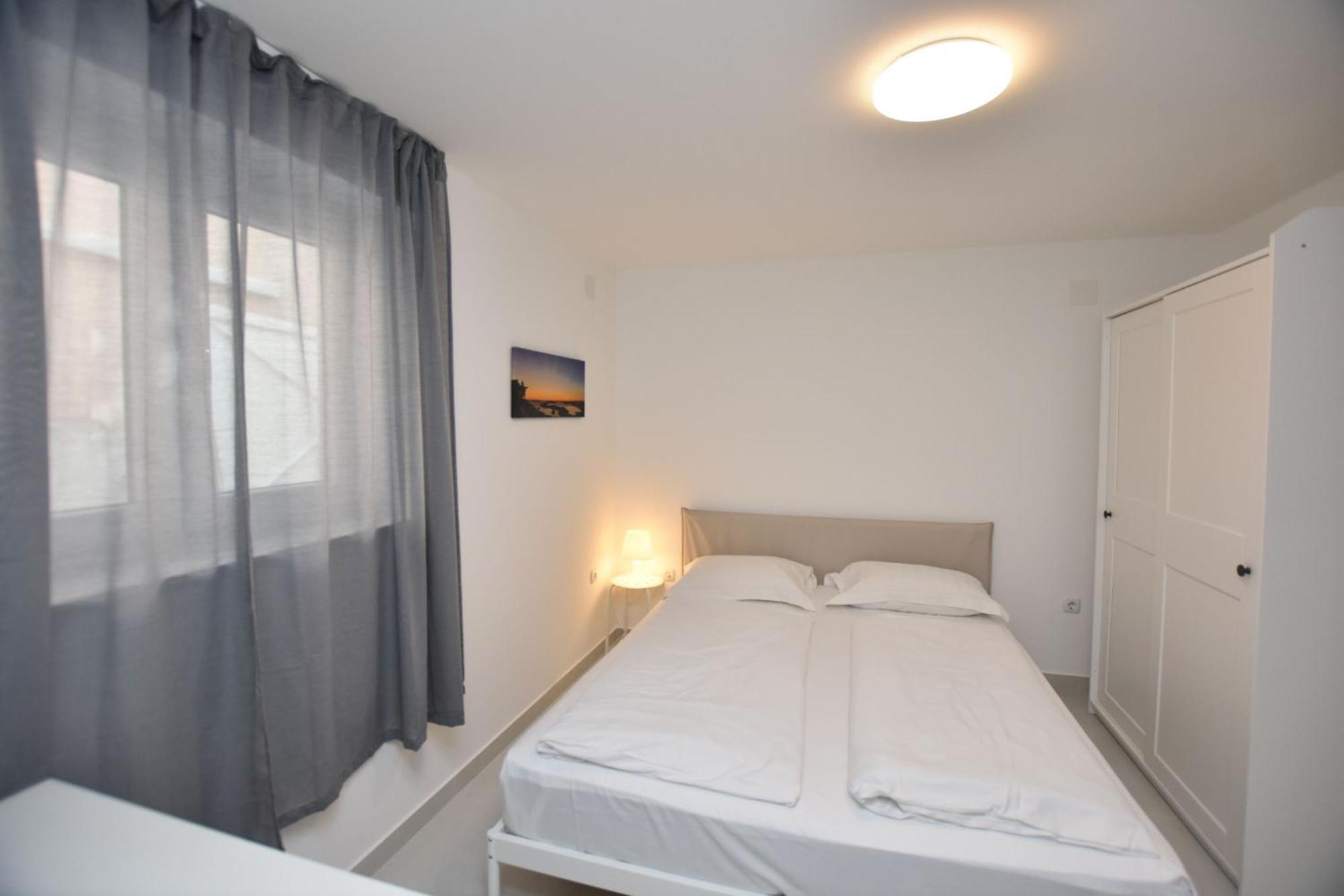 Apartments Leonardo Primošten Екстериор снимка