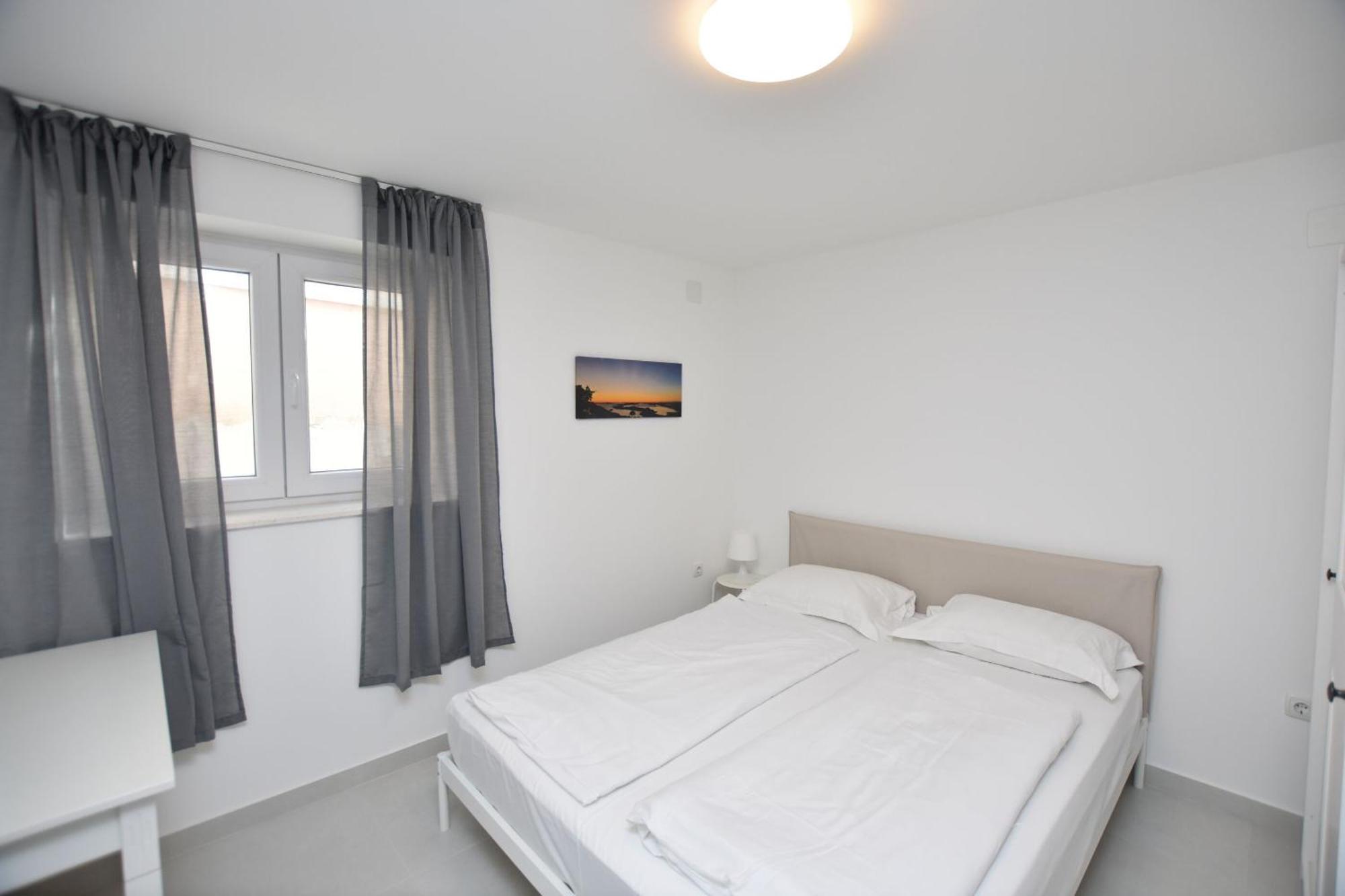 Apartments Leonardo Primošten Екстериор снимка